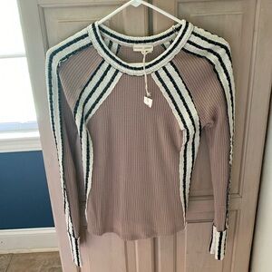 Waffle weave women’s shirt size small
